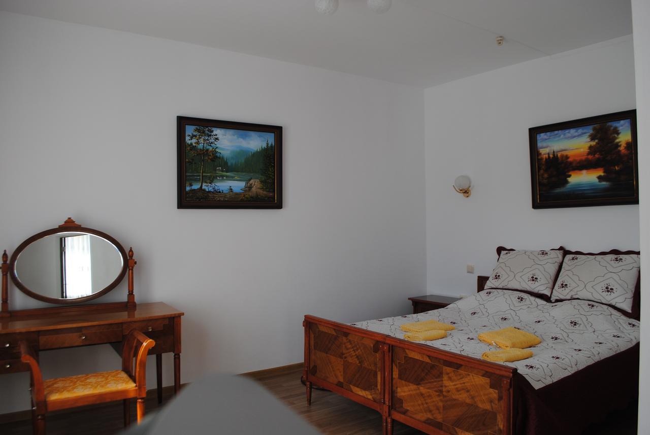 Hotel - Restaurant "Lion'S Heart" Velyka Omelyana Екстериор снимка