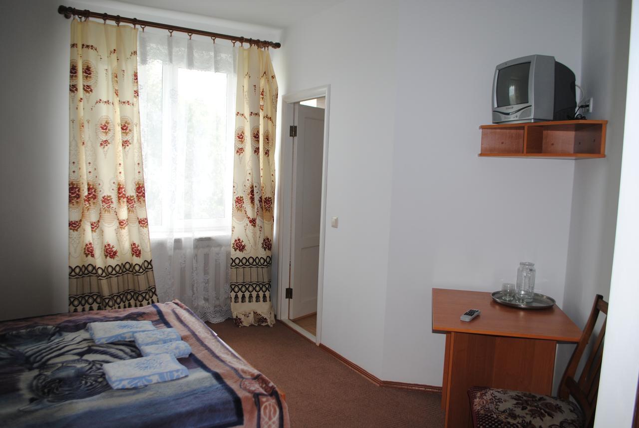 Hotel - Restaurant "Lion'S Heart" Velyka Omelyana Екстериор снимка