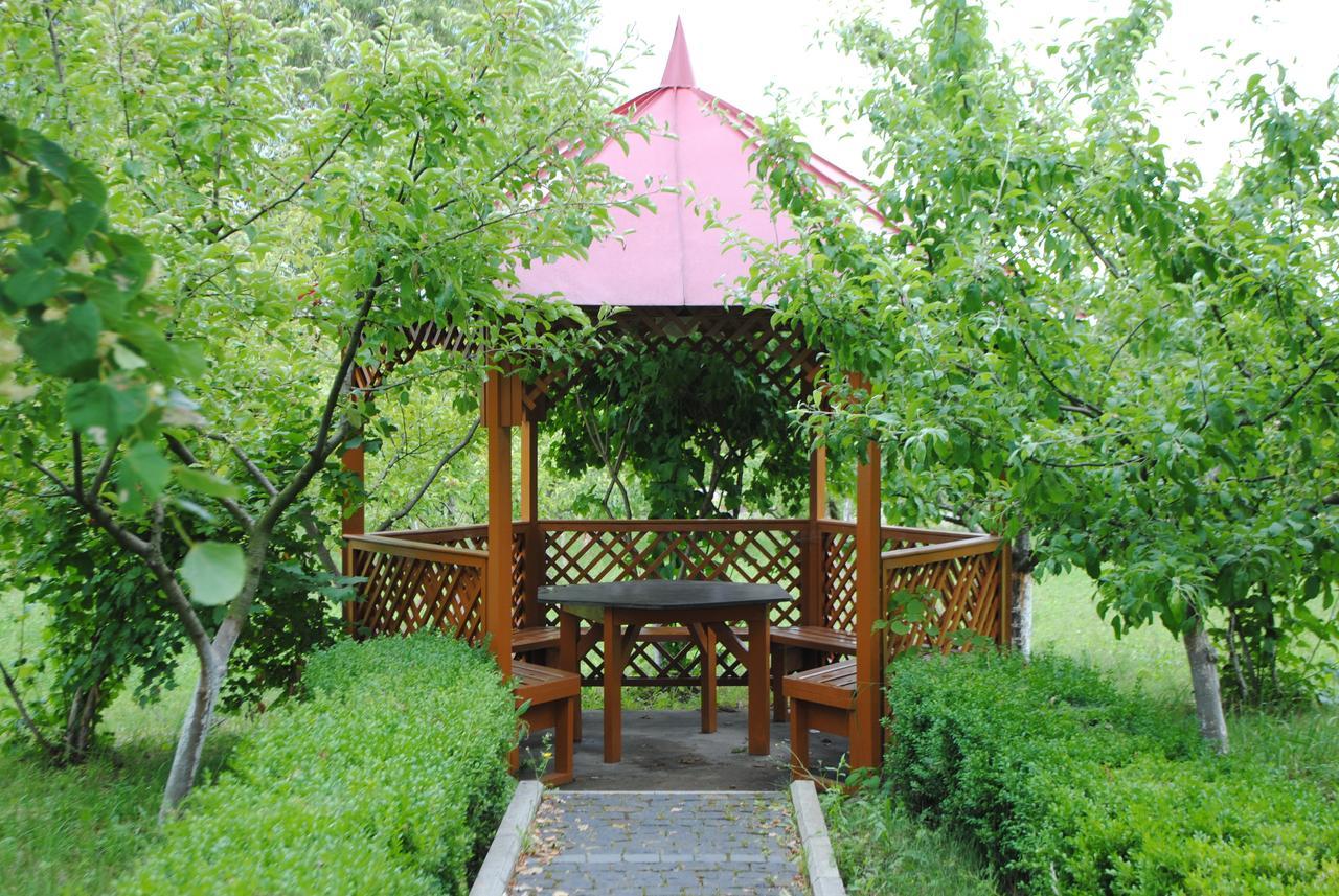 Hotel - Restaurant "Lion'S Heart" Velyka Omelyana Екстериор снимка