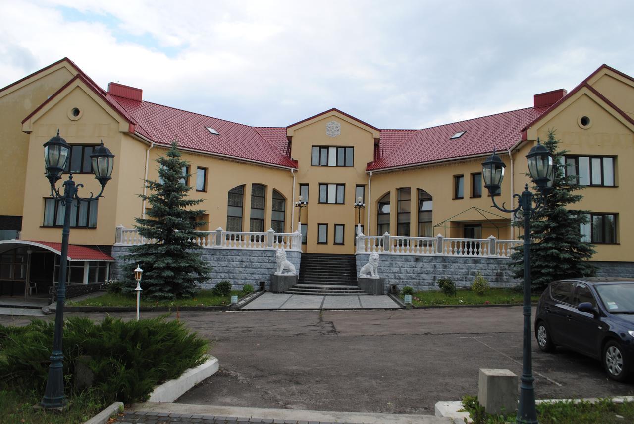 Hotel - Restaurant "Lion'S Heart" Velyka Omelyana Екстериор снимка