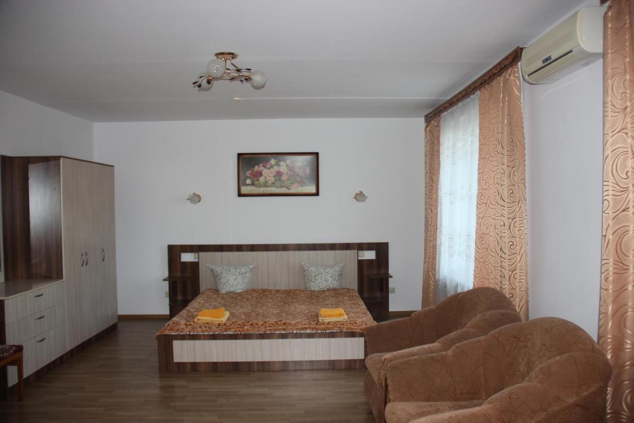 Hotel - Restaurant "Lion'S Heart" Velyka Omelyana Екстериор снимка