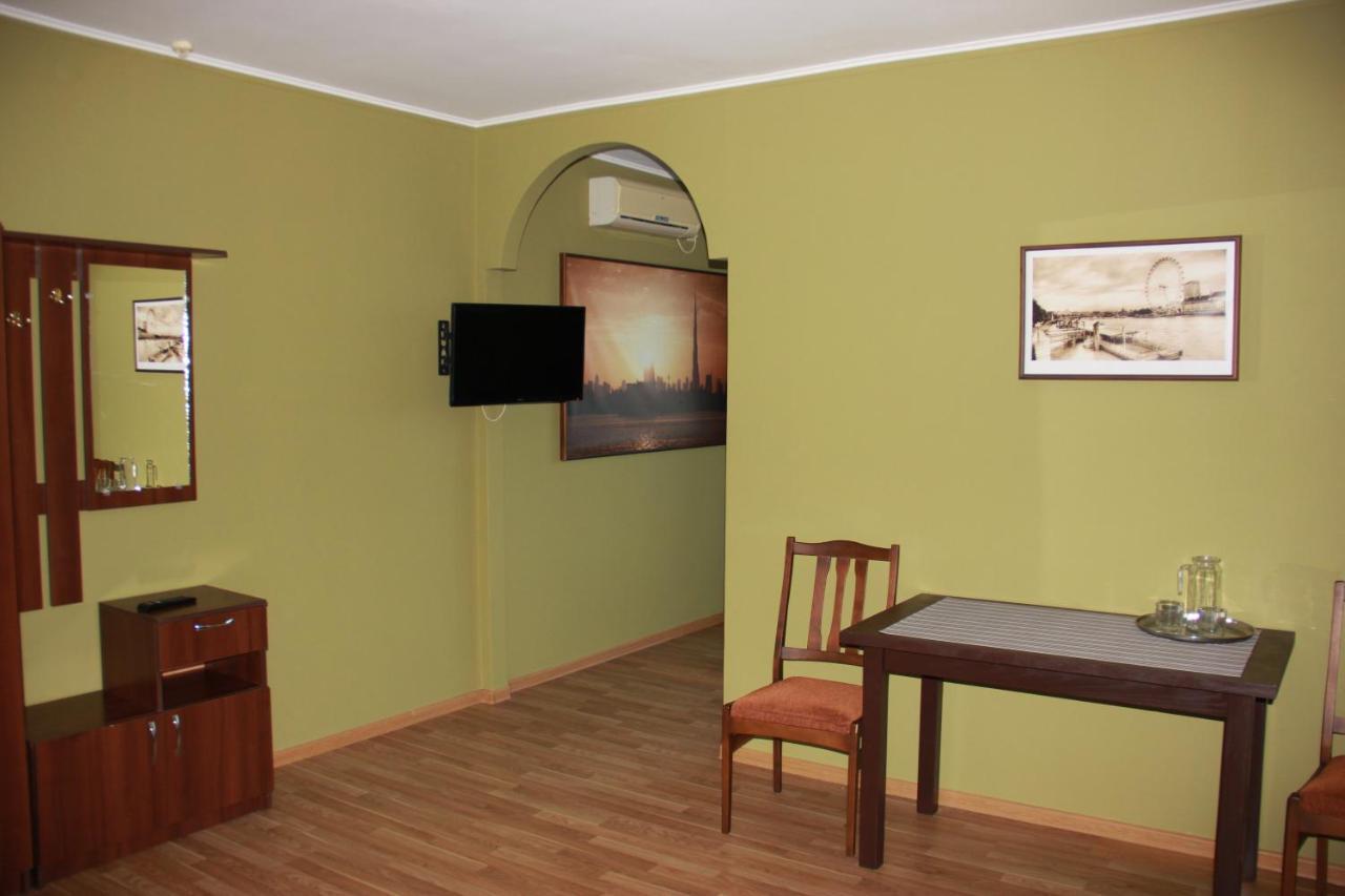 Hotel - Restaurant "Lion'S Heart" Velyka Omelyana Екстериор снимка